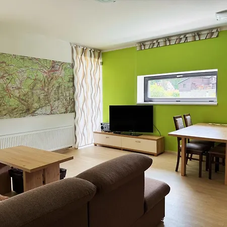 Horsky Hexagon B8 公寓 *